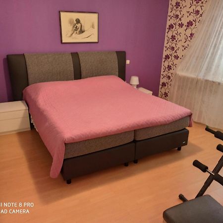 Apartments Roncevic Zara Esterno foto