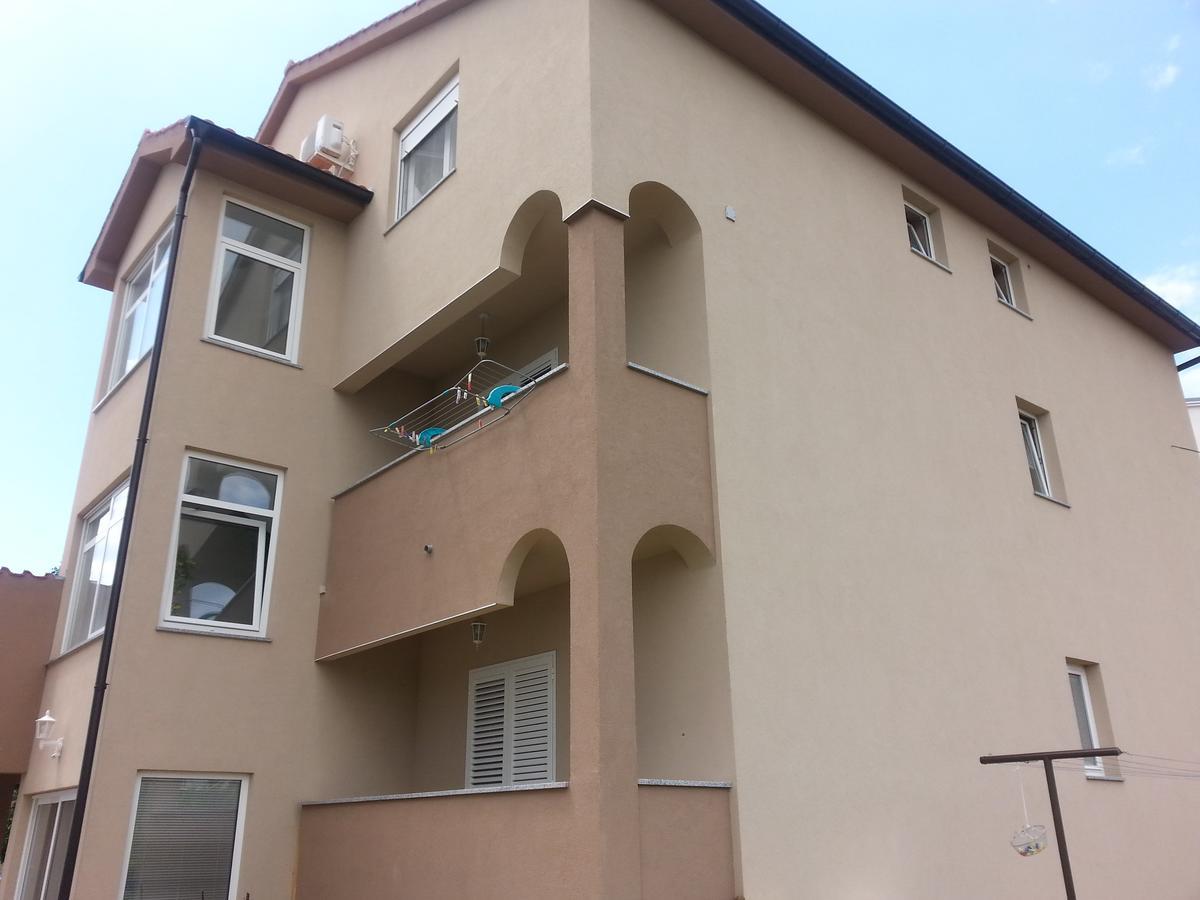 Apartments Roncevic Zara Esterno foto